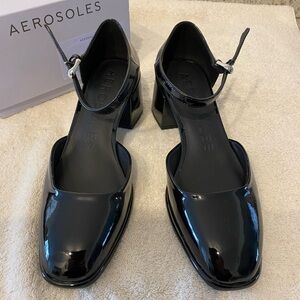 NEW Aerosoles Black Patent Mary Jane  Shoes
SZ 8 style Alma